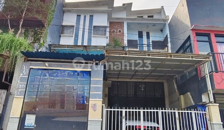 Rumah 2 lantai lokasi sangat strategis dekat universitas