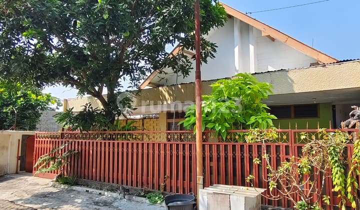 CEPAT RUMAH 2 LANTAI CANTIK & BAGUS LOKASI SANGAT HARGA TERJANGKAU