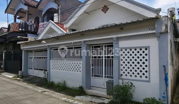 Rumah 1 ½ Lantai Bagus Modern Siap Huni Harga Sangat Terjangkau
