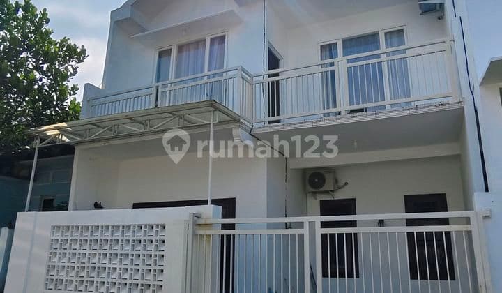 Rumah Induk + Rumah Kost Aktif 2 Lantai Lokasi Sangat Startegis Harga Sangat Terjangkau