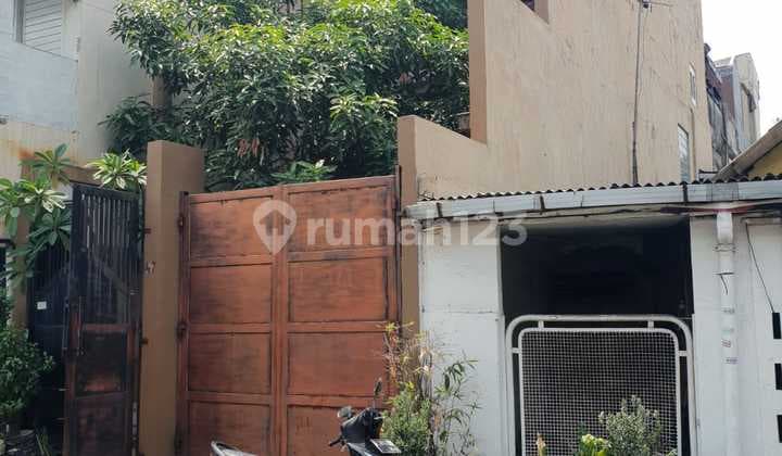 Rumah Sederhana Luas 113 M² Di Jallan Kemayoran – Lokasi Strategis Samping Jalan