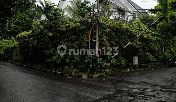 Luxury Ready-to-Occupy 2-Story House, Area 407m, Radio Dalam Garden, Gandaria, Cash Only, Strategic Location