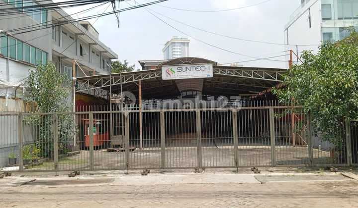 Bangunan Di Depan Jalan Deplu Raya Luas 708m, Cocok Untuk Usaha, Strategis, Cash Only