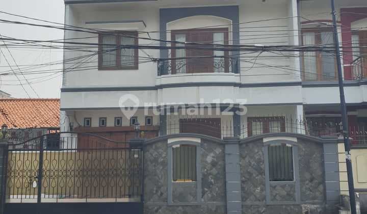 Rumah Strategis Di Tomang Lt 218m,dekat Pusat Kota