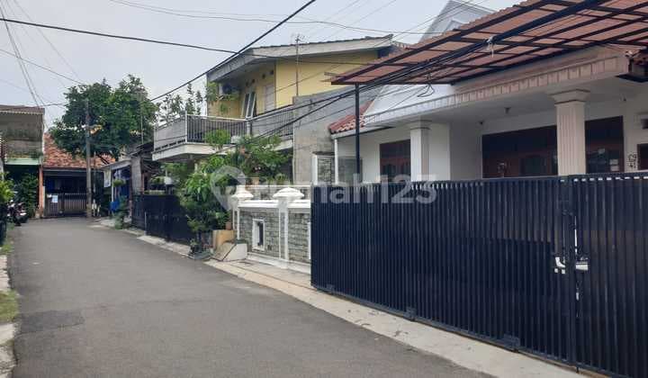 Rumah Modern Minimalis 2 Lantai Luas 201m Di Perumahan Duren Sawit,lokasi Strategis,cash Only