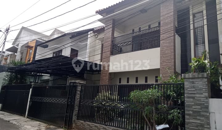 Beautiful Ready-to-Live House in Tebet, Near Ros Field - 154m Cash Only