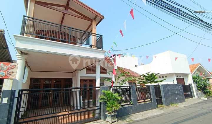 Rumah Modern 2 LT Siap Huni, Luas 299M Jalan Damai Petukangan Jaksel, Cash Only