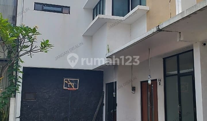 Cash Only, Rumah Modern di Vila Serenity Srengseng Sawah Jagakarsa Luas 145M