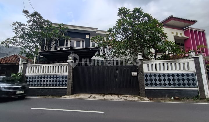 Rumah Siap Huni 2 Lt Luas 293M, Jalan Paso Jagakarsa, Cash Only, Depan Jalan Raya