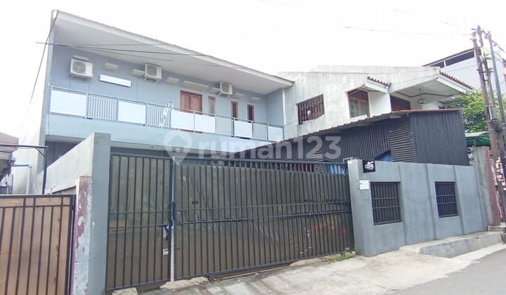 Rumah Komersil 2Lt Siap Huni Luas 301M, H. Najih Petukangan, Cash Only, Cocok untuk Kost