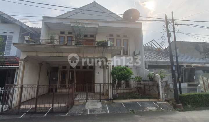 Rumah Modern 2lt Luas 135m, Di Jalan Pelikan, Ciputat Timur,strategis, Cash Only