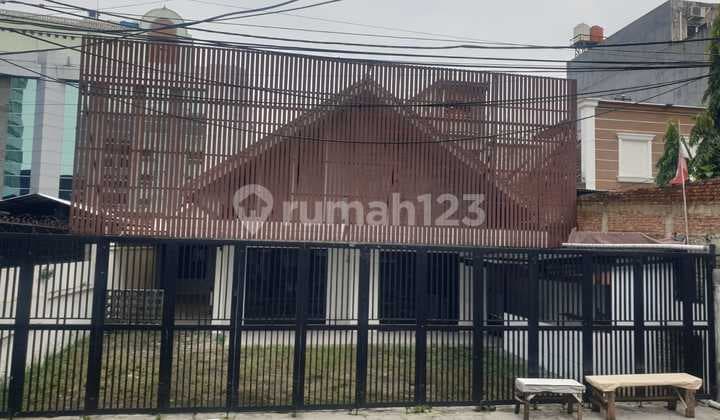 Rumah Siap Huni Luas 397M, Jalan Raden Saleh, Jakpus, Cash Only, Cocok untuk Usaha Kantor. Strategis