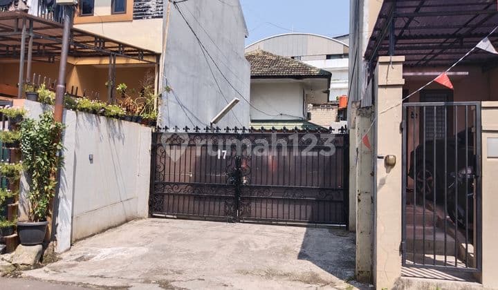 Investment in Spacious & Comfortable House on Praja Street – Spacious 489 m² House in Elite Area
