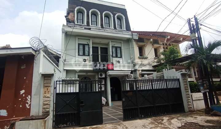 Rumah Usaha Di Gandaria - Luas 141m², Potensial Untuk Kost Atau Hostel, Cash Only!