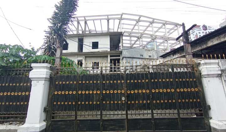 Dijual Rumah Mewah Luas 1476m, Di Cilandak Lokasi Strategis, Cocok Untuk Investasi