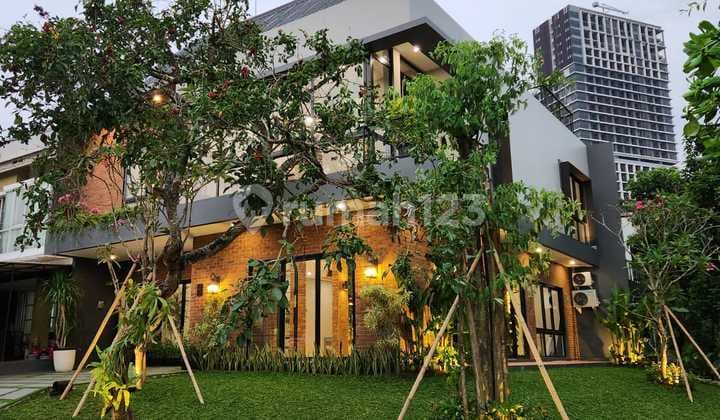 For Sale Independent Building Modern House, Luxurious and Lush, Delatinos, BSD