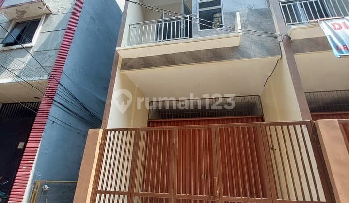 Rumah Baru Jelambar 3.5 Lantai Siap Huni