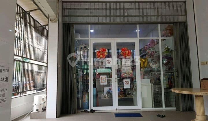 Rumah Hoek 3.5 Lantai Rapi Siap Huni Cocok Buat Usaha dan Tinggal