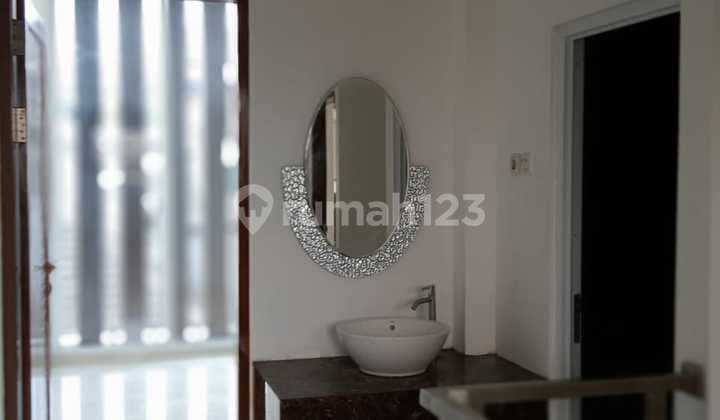 Rumah 3 Lantai Teluk Gong, Jakarta Utara Siap Huni Strategis