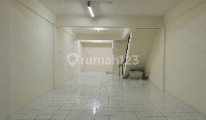 Ruko Bandengan 3 Lantai Strategis Rapi Siap Pakai