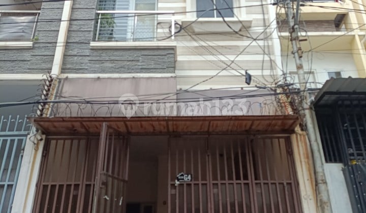 Rumah Jelambar Pakuwon 3,5 Lantai Siap Huni