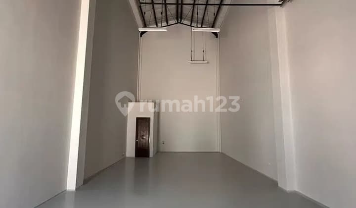 Disewakan gudang bizpark pik 2 ukuran 9x20 tipe multiguna !