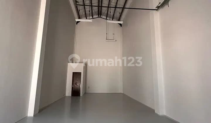 Disewakan gudang bizpark pik 2 ukuran 6x20 tipe gudang !