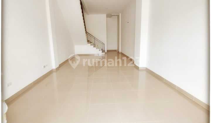 Disewakan ruko pik 2 4.5x15 boulevard utama ready pakai !