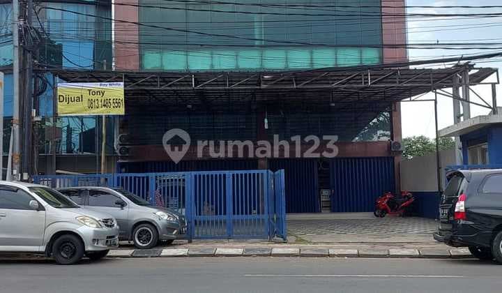 6-Storey Building on Boulevard Kota Tangerang, Just 12 Minutes (6.7Km) to Jakarta Tangerang Toll Road and Soekarno-Hatta Airport