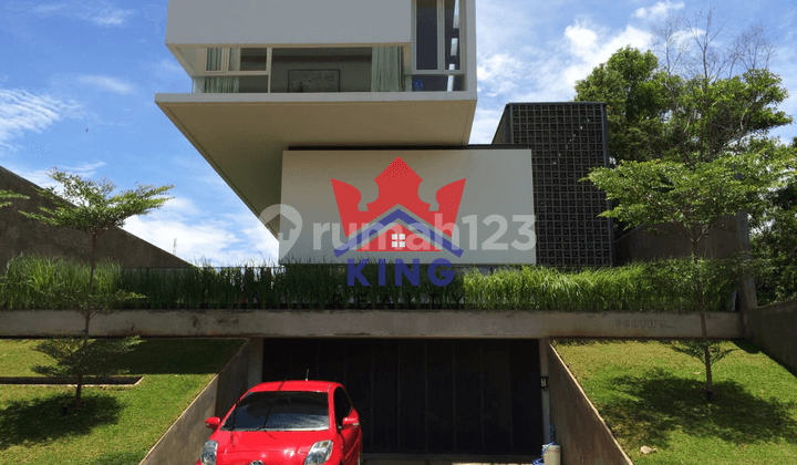 Rumah Mewah 2 Lantai Bagus SHM di Green Residence, Semarang