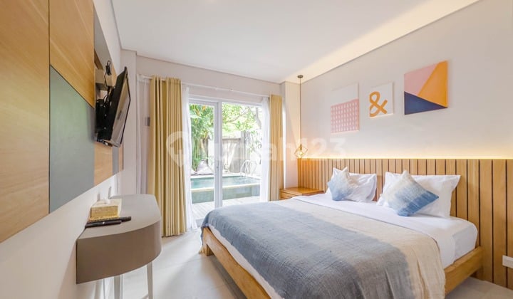 Hotel Mewah 3 Lantai Konsep Modern Dekat Pantai Petitenget