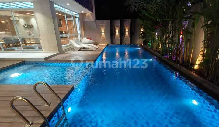 Modern Luxury Villa Near Jimbaran Beach and Sidewalk Mall