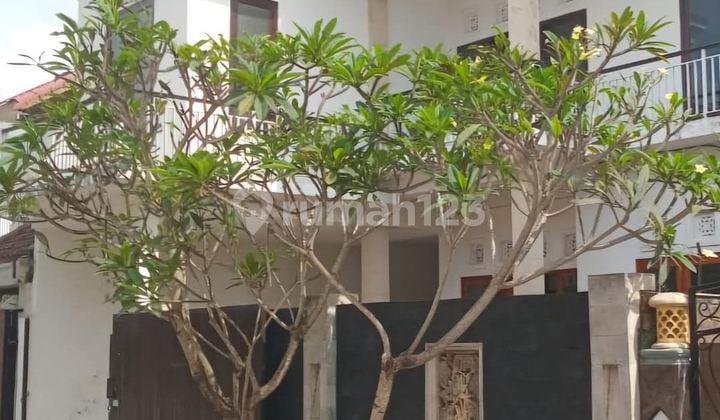 Rumah 2 Lantai Dengan Lingkungan Tenang Di Taman Griya