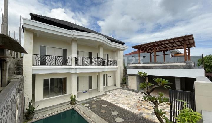 Villa Siap Huni di Pusat Kota Denpasar Dekat Level 21 Mall