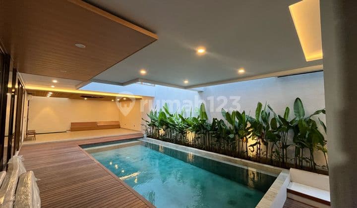 Villa Tropical Modern Dengan Lingkungan Tenang Hanya 2 Menit Ke Atlas Beach Club