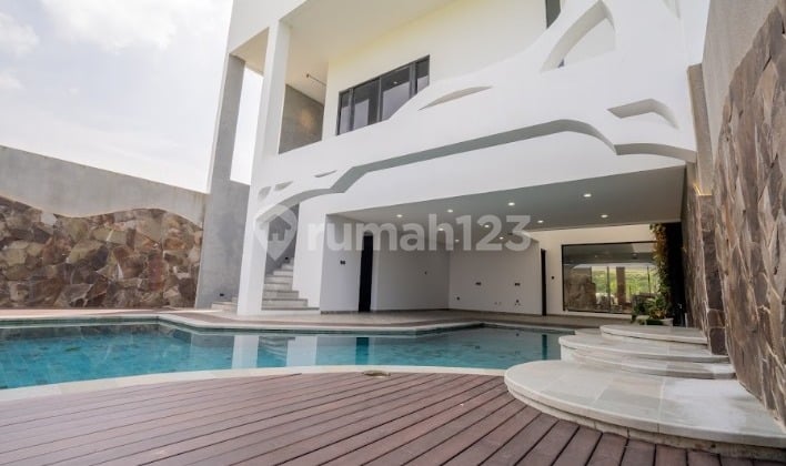 Villa Mewah 4 Lantai View Laut & Gunung Selangkah ke Pantai Sanur