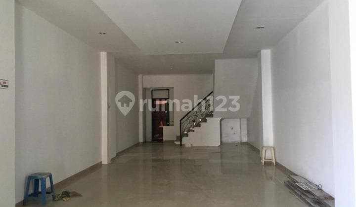Dijual Ruko 3 Lantai Bagus Habis Renovasi di Jalan Utama Tukad Yeh Aya Renon Kondisi Siap Pakai Cocok Untuk Kantor, Toko Dll