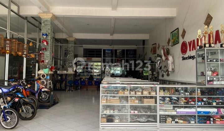 Cheap 3-storey shophouse in Singaraja City SHM Imb Complete with 12 Are Commercial Area