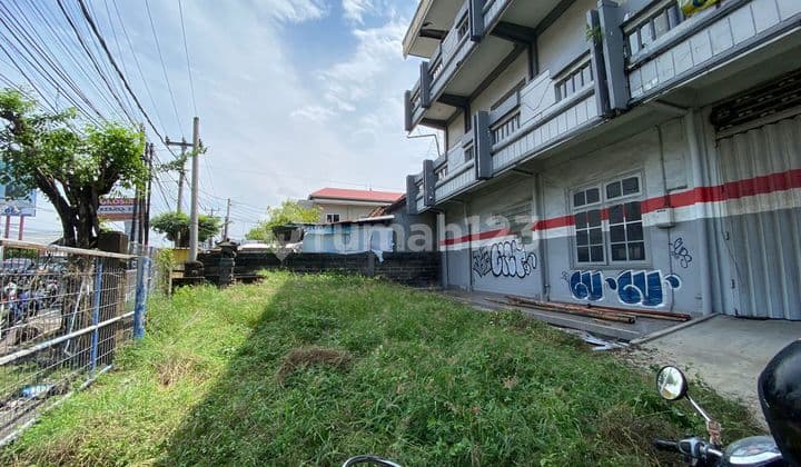 Bangunan Komersial 3 Lantai SHM di Jalan Utama Buluh Indah Cocok Untuk Gudang Dan Berbagai Bisnis Murah