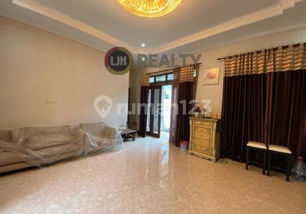 2 Bedrooms House Area Gatot Subroto Barat, Denpasar, Close To Citraland Waterpark And Lumintang Park