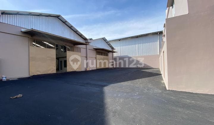 Gudang Baru di Mahendradata Denpasar Barat Akses Jalan Lebar Ada Areal Kantor Siap Huni