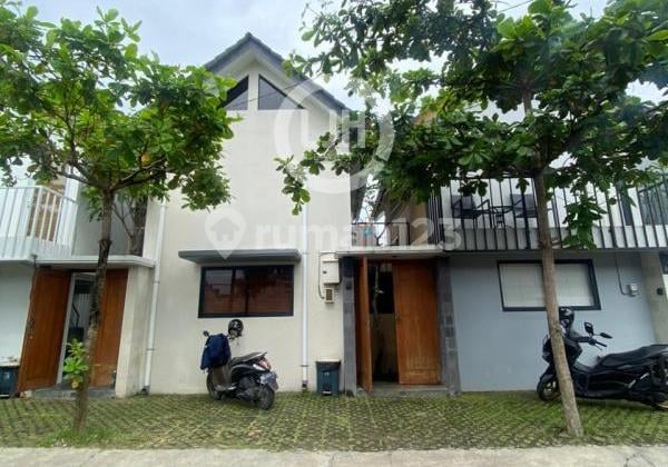 House For Lease! Industrial Style, Close To Matahari Terbit Beach & Mcdonald's Sanur, Comfortable Environment, Easy Access To The Main Road Of Renon