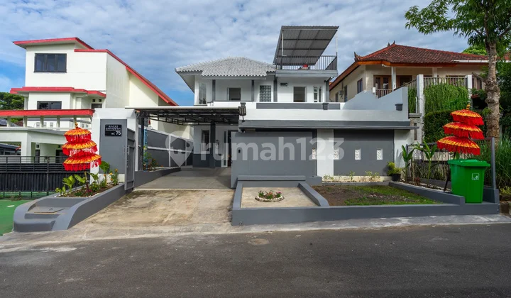 Ready-to-move-in house at Pecatu Indah Resort, fully furnished with complete SHM. Comfortable and very strategic residential area, suitable for living and investment.