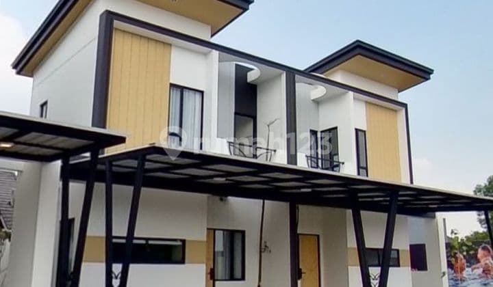Luxury house with swimming pool facilities Kraton Jababeka Residence