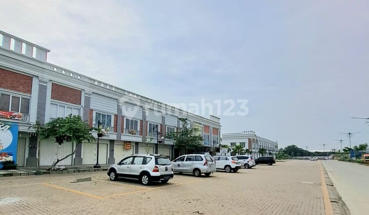 Ruko ready siap pakai Jalan Boulevard parkiran luas di Jababeka