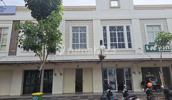 Nice two-story shop house on Boulevard Sportcity Jababeka street.