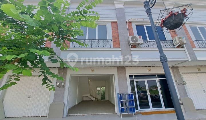 Ruko dua lantai dilingkungan yang terus berkembang Sport City