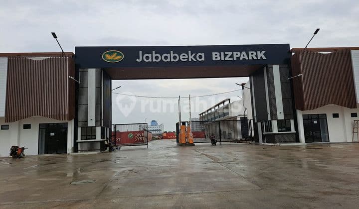 Ruko Multiguna Bizpark Jababeka Cocok untuk Gudang dan Kantor