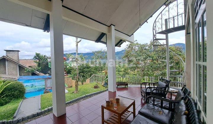 Dijual Villa 6 Kamar Tidur Dekat Cisarua Bogor Dekat Taman Safari