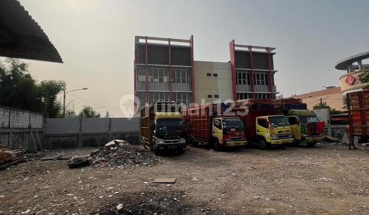 Disewa Tanah Pegadungan 1.067m2 Area Komersil Jalan Besar